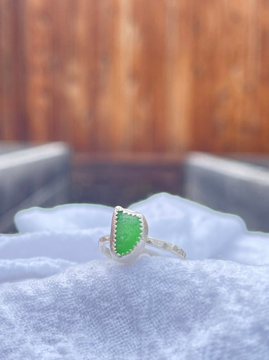 Bright Green Irish Sea Glass Ring | Size 6.75 | Hammered Simple Band